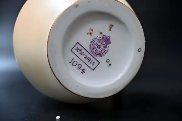 Кувшины Worcester "blush ivory". Англия 19в — вид 8