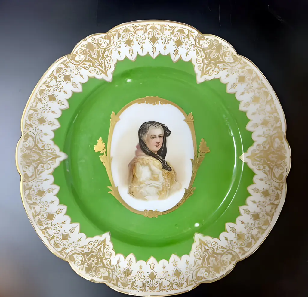 Кабинетная тарелка. Портрет. Севр 1846 г — вид 1