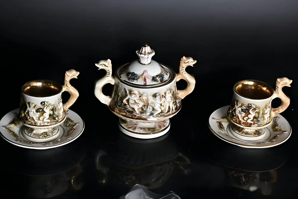 Сет тет-а-тет. Сахарница и 2 пары. Capodimonte — вид 1