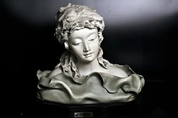 Бюст скульптура. Бисквит. Gianni Visentin — вид 1