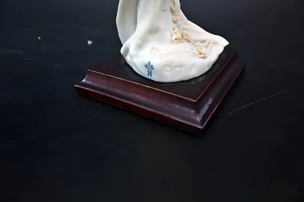Статуэтки девушки. Capodimonte B. Merli. Италия — вид 7