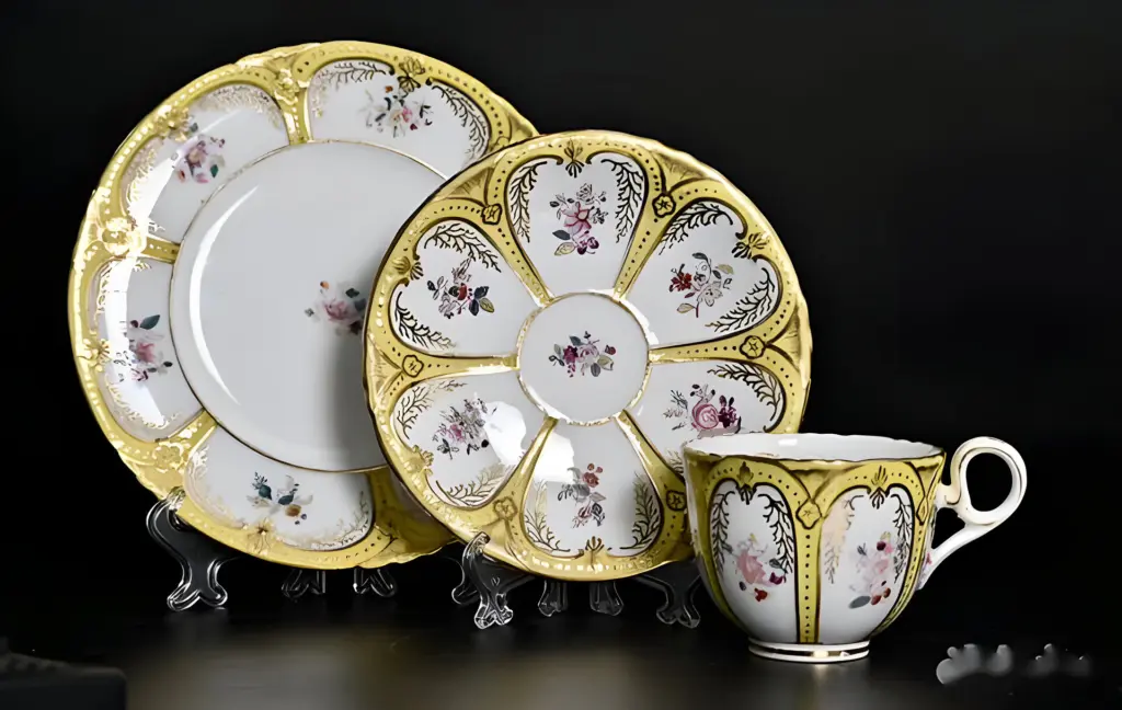 Антикварное Чайное трио Coalport. Англия — вид 1